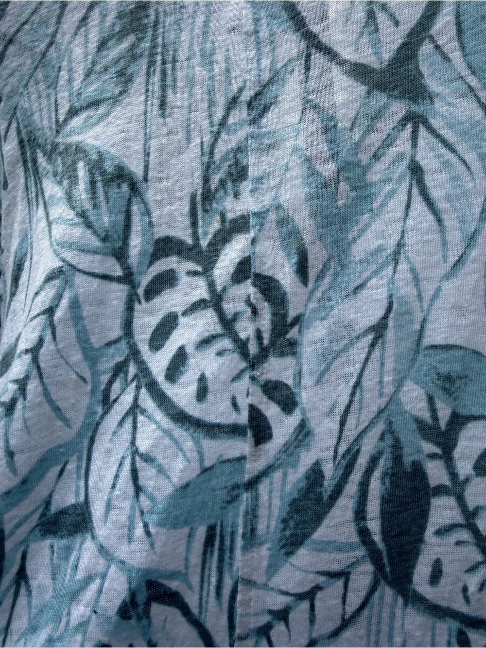 Tahari Light Blue and White Leaf-Print 100% Linen Top- Size 1X - Picture 4 of 8